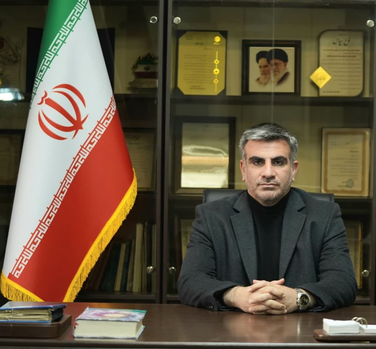 رئیس کمیسیون عمران،تحویل عمده و معاملات‌ و عضو کمیسیون بند ۷ قطع اشجار شهرداری و شورای اسلامی شهر انتخاب شد.