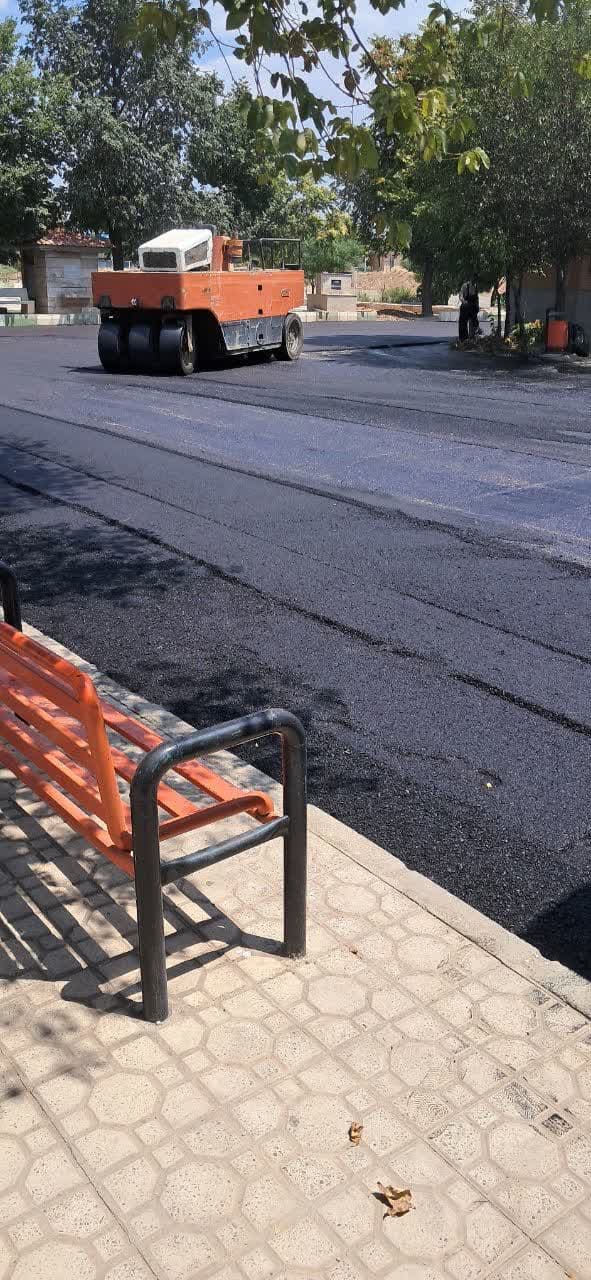 انجام روکش آسفالت محوطه امام زاده جعفر علیه السلام