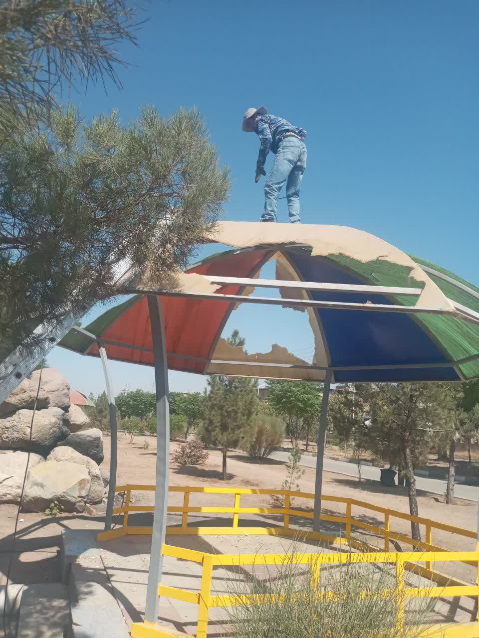 🔰آغاز نوسازی آلاچیقهای بوستانهای سطح شهر هشتگرد