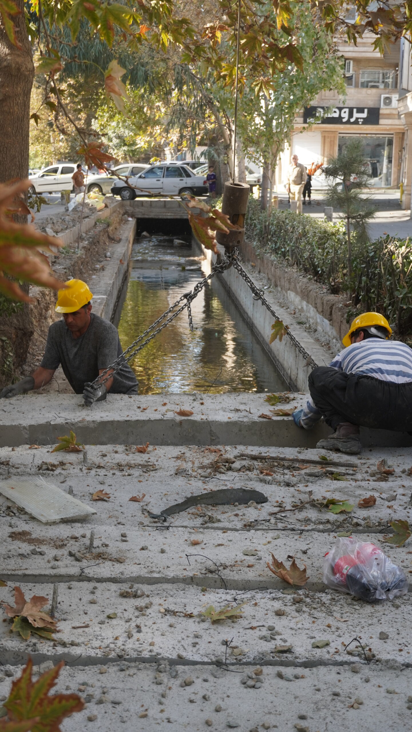 ایمن سازی نهر کشاورزی در خیابان یاس۷