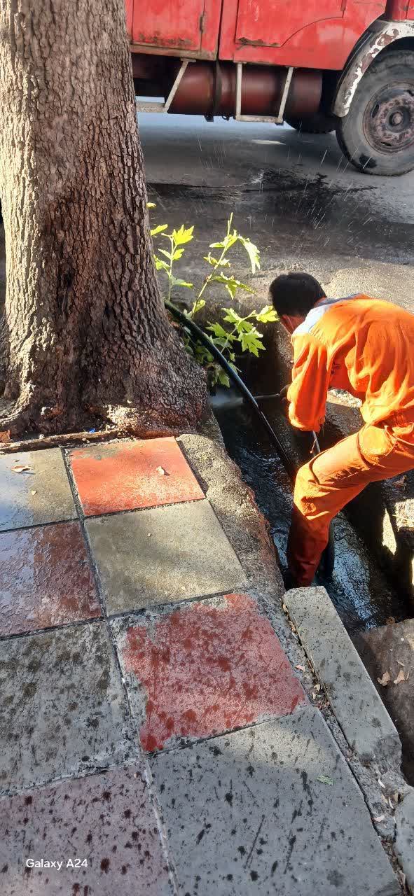 پیشگیری از آبگرفتگی و ارتقای پاکیزگی معابر انجام شد.