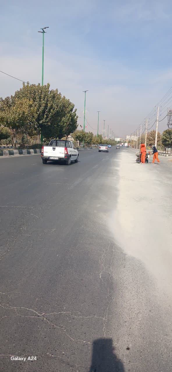 پاکسازی سریع معبر عمومی توسط عوامل خدمات شهری هشتگرد