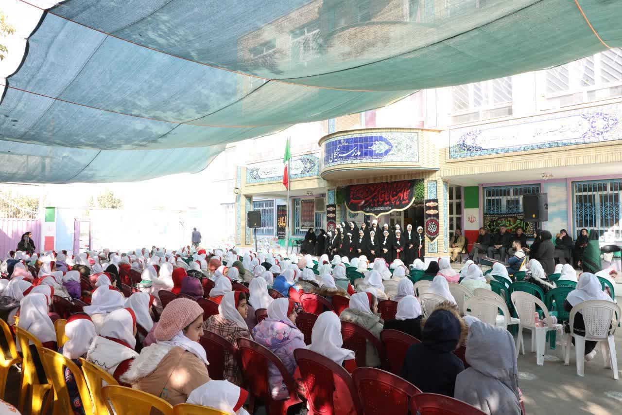 مراسم باشکوه یادواره شهدا در مدرسه شاهد شهر هشتگرد برگزار شد