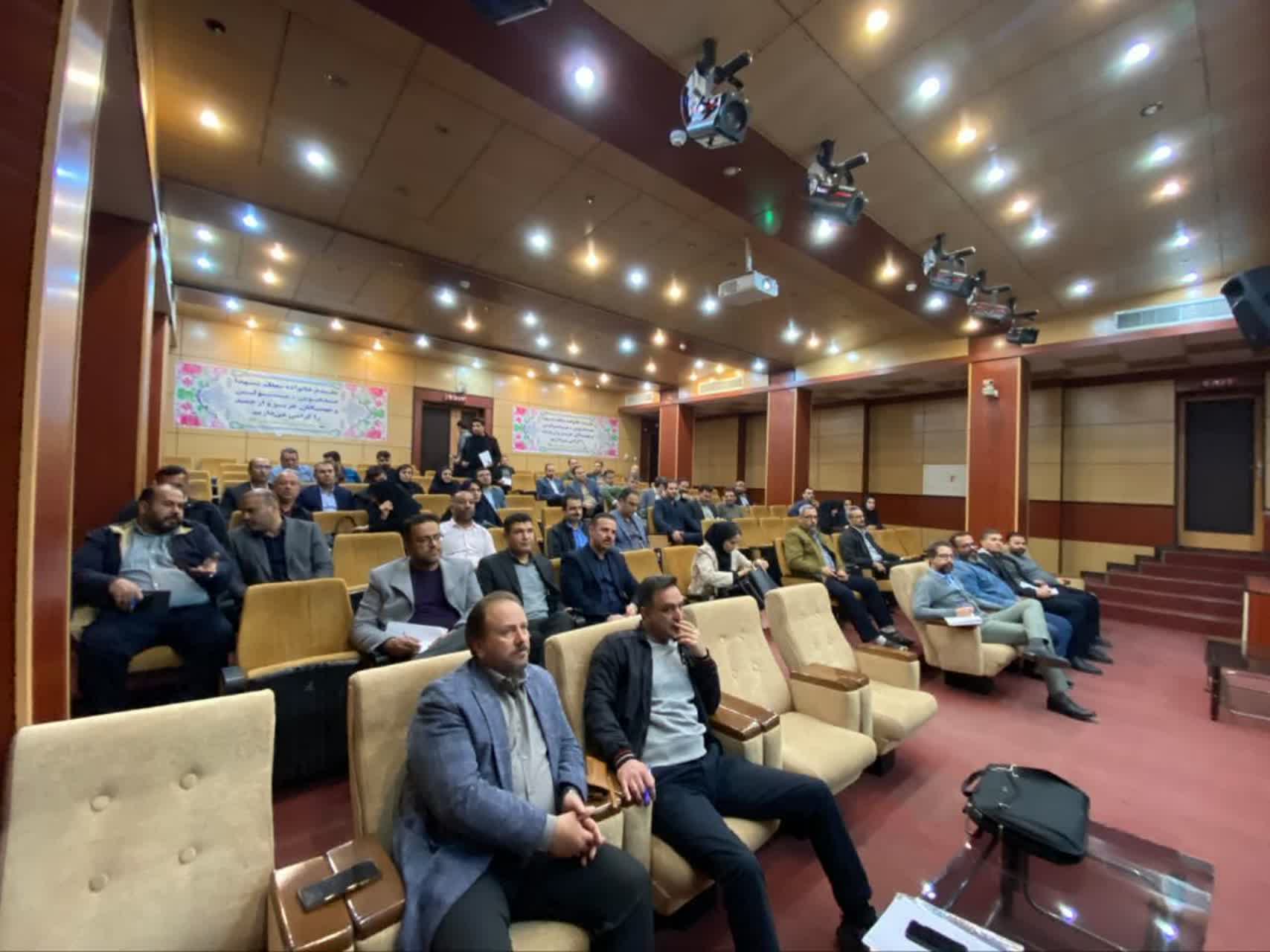 برگزاری دوره آموزشی قوانین و مقررات شهرسازی در شهرداری هشتگرد