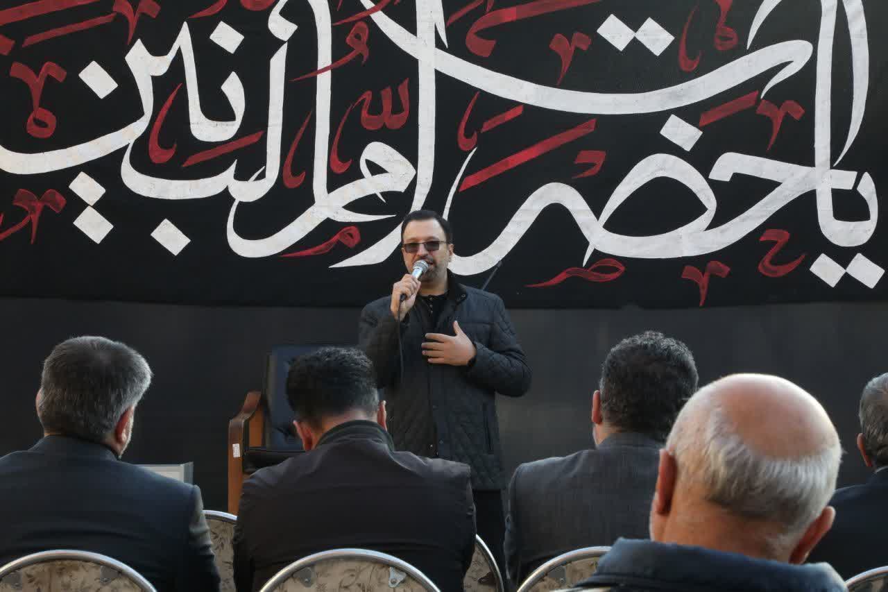 حضور شهردار و اعضای شورای اسلامی شهر هشتگرد در اولین سالگرد تدفین شهید گمنام